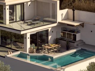Bardo Villa, Endless Blue with Heated Pool, By ThinkVilla - Argasi - 2
