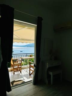 Giorgos concept suitesTHEA - Edipsos - 2