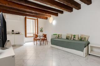 GuestHost - Comfy Studio in the Heart of Cagliari - 0