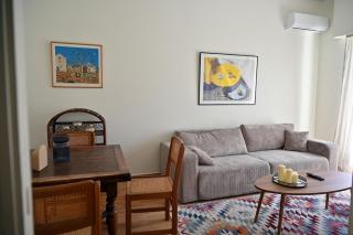 Brand New! Vintage Charm, Modern Comfort - Atene - 0