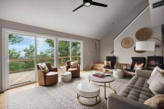 Valley Views Hot Tub Deck Screened Porch & WiFi - Hedgesville - 4