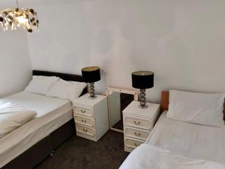 Stainless Guests house - Dudley - 8