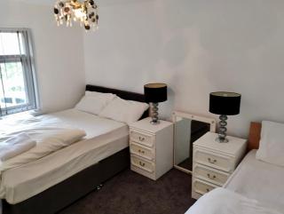 Stainless Guests house - Dudley - 4