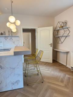 Rebgold Suite - Luxury Living by Lisa - 7