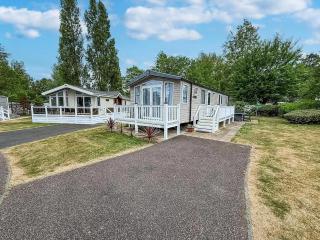 Beautiful 8 Berth Caravan With Decking At Haven Hopton Beach Ref 80011B - Great Yarmouth - 0