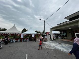 Qisya D'Village Homestay - Ayer Keroh - 8