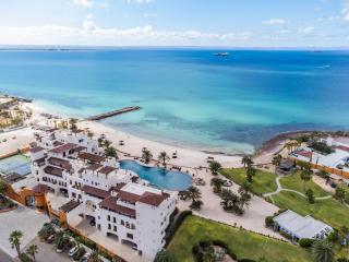 Luxury Oceanfront Condo at El Caimancito Beach - 0