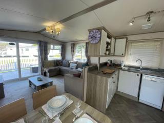 Lovely Caravan At Manor Park, Nearby Hunstanton Beach In Norfolk Ref 23049S - Hunstanton - 3