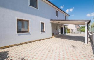 Amazing Apartment In Porec - Poreč - 4