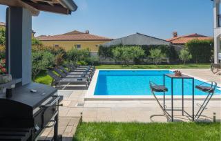 Amazing Apartment In Porec - Poreč - 1