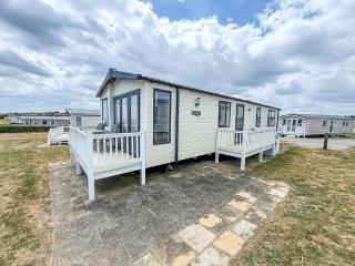 Luxury Caravan Boasting Full Sea Views At Hopton Holiday Park Ref 80041S - Great Yarmouth - 3