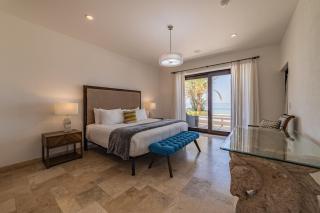 Luxury Oceanfront Condo at El Caimancito Beach - 3