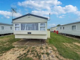 Superb Caravan With Free Wifi At Seawick Holiday Park Ref 27022S - 0