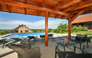Pet Friendly Home In Luzan Biskupecki - - 9