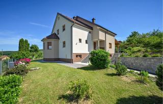 Pet Friendly Home In Luzan Biskupecki - - 8