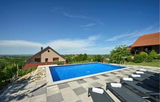 Pet Friendly Home In Luzan Biskupecki - - 7