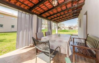 Lovely Home In Valbandon With Kitchen - 9