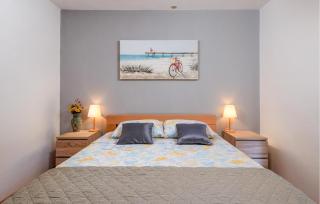 Lovely Home In Valbandon With Kitchen - 2