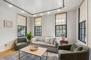 Revitalized Historical Southern Residence - Charleston - 4