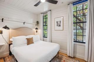 Revitalized Historical Southern Residence - Charleston - 2