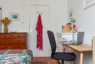 City Centre Retreat near Stadium with Free Parking - Sleeps 3 - Cardiff - 4
