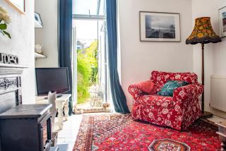City Centre Retreat near Stadium with Free Parking - Sleeps 3 - Cardiff - 2