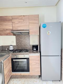 Bright Apt with Balcony, WiFi, Parking and Pool Resort - Bouznika - 3