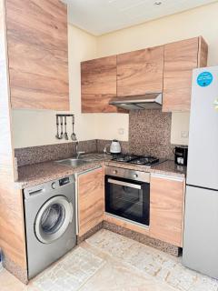 Bright Apt with Balcony, WiFi, Parking and Pool Resort - Bouznika - 1