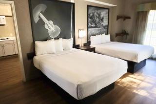 Super 8 by Wyndham Austin South I-35 - Austin - 1