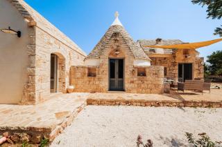 HelloAPULIA Trulli Pumo Bianco - Private Pool, Stone Patio & English Lawn near Ostuni - Ceglie Messapica - 3