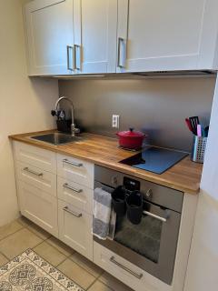 Quiet 2 Room apt - Free Parking - Near Bus stops - Garðabær - 7