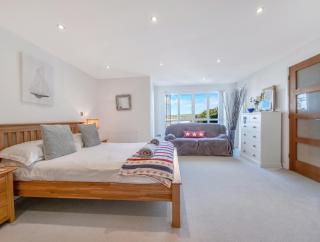 Point View - Award Winning Apartments with Private Hot Tub & Parking - Croyde - 1