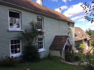 The Hillis Farmhouse - 6 Bed - Sleeps 11 - Pets - 3