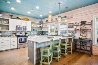 Amazing new 4 bed home at Ocean Village - 9