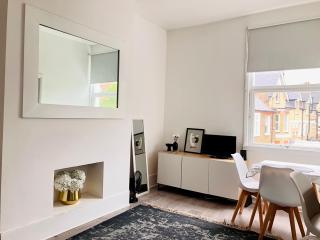 Bright CHISWICK Apartment - Great LOCATION - Londra - 0