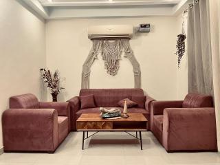 Hemkunt Home - Independent 1BHK Home with Rooftop - Nuova Delhi - 4