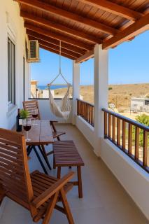 Take it Local-Modern Flat with Balcony View - Gázion - 0