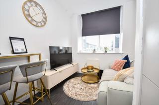 Modern & Compact 1 Bedroom Apartment in Bradford - Bradford - 0