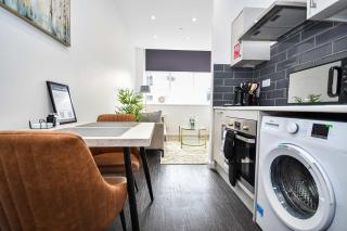 Compact & Convenient 1 Bed Apartment in Bradford - Bradford - 2