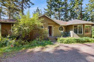 Snug Harbor Hideout - 6