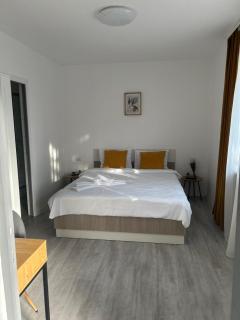 Alex House - 6