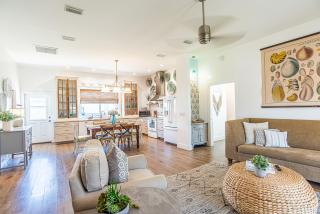 Wave Haven in Laguna Beach large screened patio with yard and golf cart. - Panama City Beach - 3
