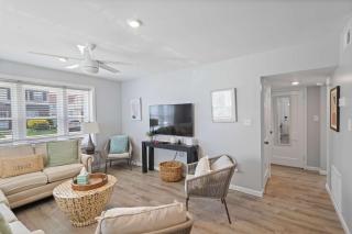 Margate Bungalow By the Beach I - Margate City - 2