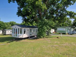Thorness Bay - 3-Bed Cabin - Sleeps 6 - Sea view - Cowes - 9