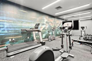 Luxury Apt Near Downtown - Quincy - 3
