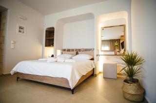 Chora Luxury Suites - Paralia Dionysiou - 3