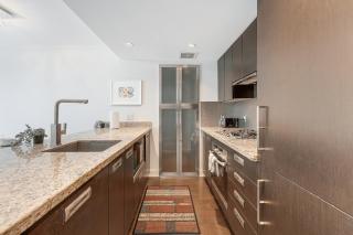 Bright and Modern 3BR Yaletown Flat Breathtaking Views - Vancouver - 5