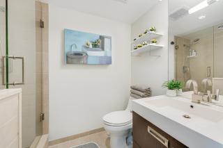 Bright and Modern 3BR Yaletown Flat Breathtaking Views - Vancouver - 1