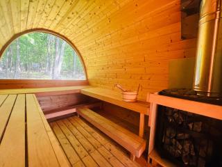 Amazing Poconos House . Sauna/Hot Tub/Private Pool - East Stroudsburg - 3