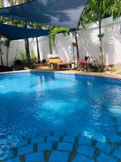 Studio apartment with ocean views and pool - 8